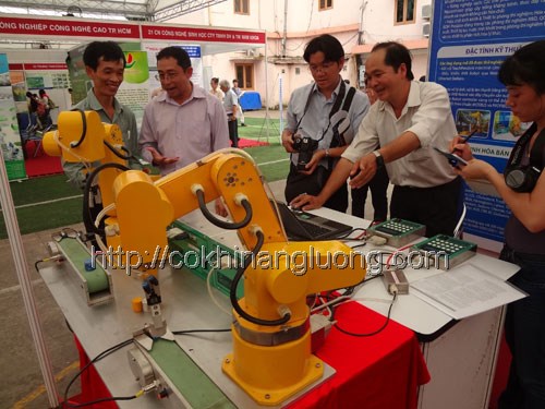 Dòng sản phẩm robot AKBOT-T1 của Công ty Robot Việt Nam